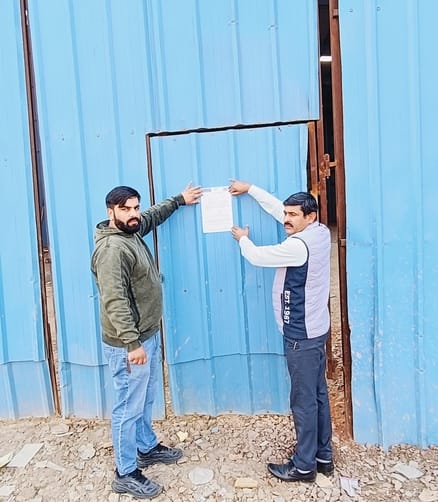Four buildings sealed for illegal construction, notices issued to 14