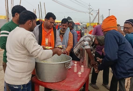 Bahadurgarh's Rohit Arya and his team gave the message of environmental protection in Maha Kumbh