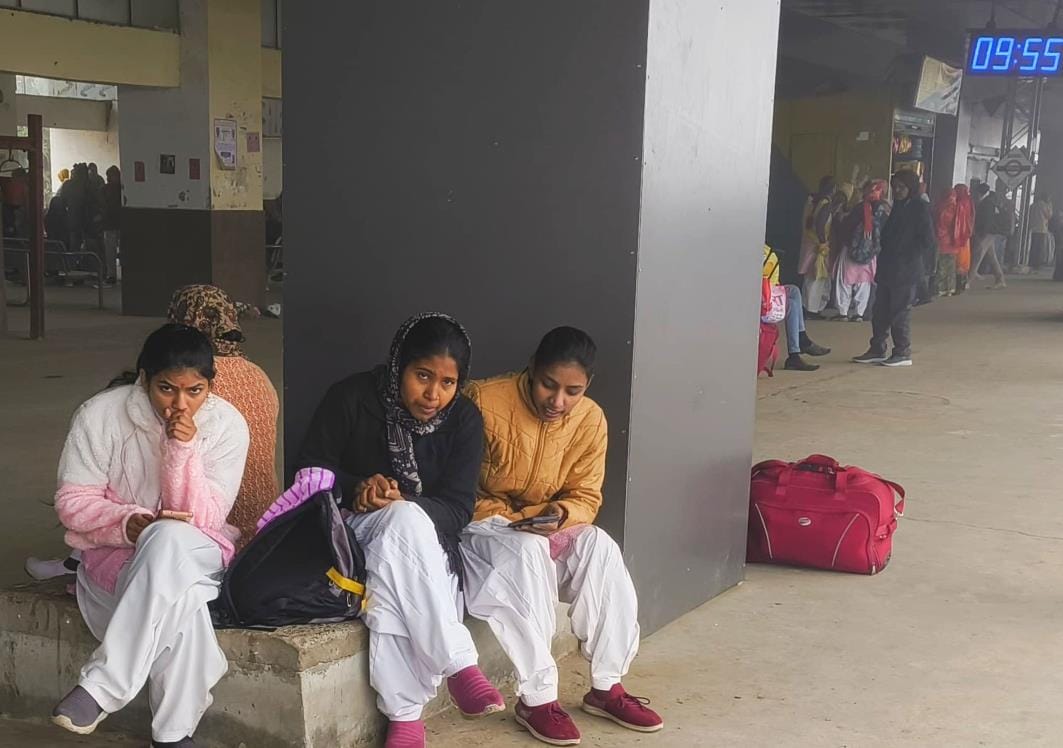 Sangam Passenger arrived five and a half hours late
