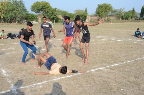 Ashok tops 800 meter race and Bitto tops discus throw