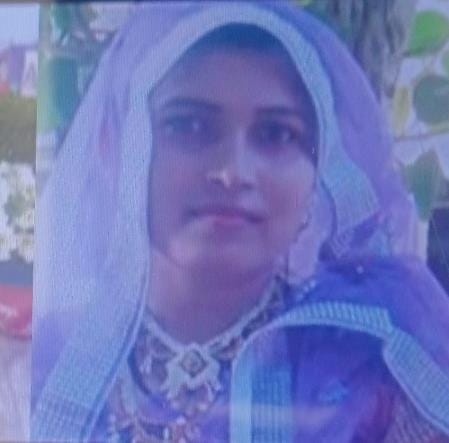 Neelam jumped into the Sirsa branch with her two daughters