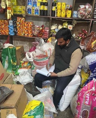 Two shopkeepers fined Rs 4500 for using single-use plastic