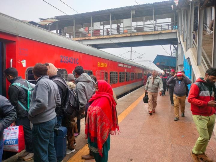 Fog slows down train-bus speed, passengers breathless