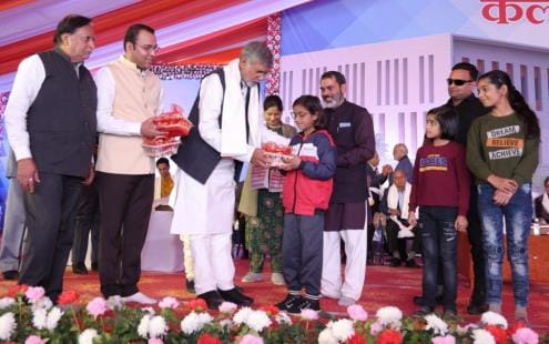 Earn with 100 hands, donate with 1000: Kailash Satyarthi