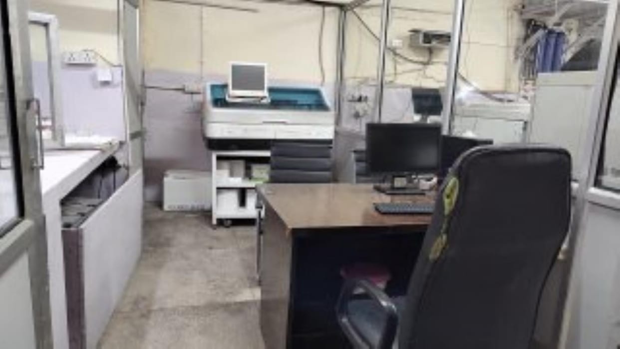 Thyroid testing machine in civil hospital broke down, official said - Engineers were called from Delhi, it is being repaired.