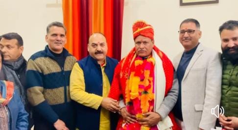 राजोेरी में भाजपा के जिला अध्यक्ष चुने जाने पर स्वागत करते कार्यकर्ता। संवाद