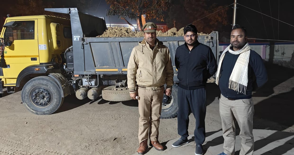 Administration team caught two dumpers engaged in soil mining