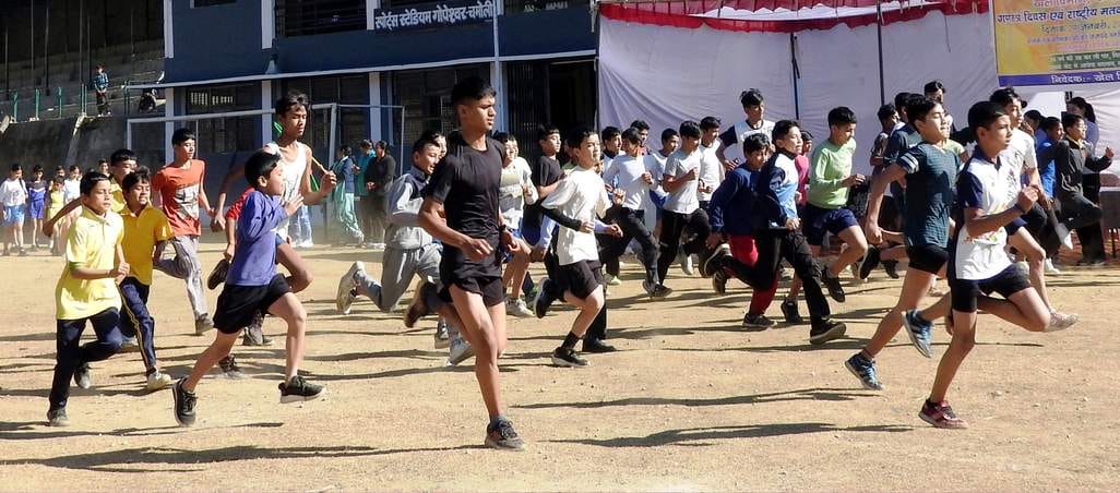 Abhay and Nisha first in cross country race