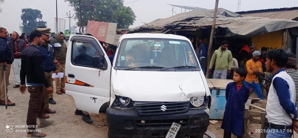 Three people hit by an uncontrolled car, condition critical