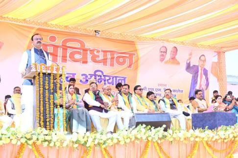Kejriwal polluted Yamuna, Akhilesh doesn't know: Keshav