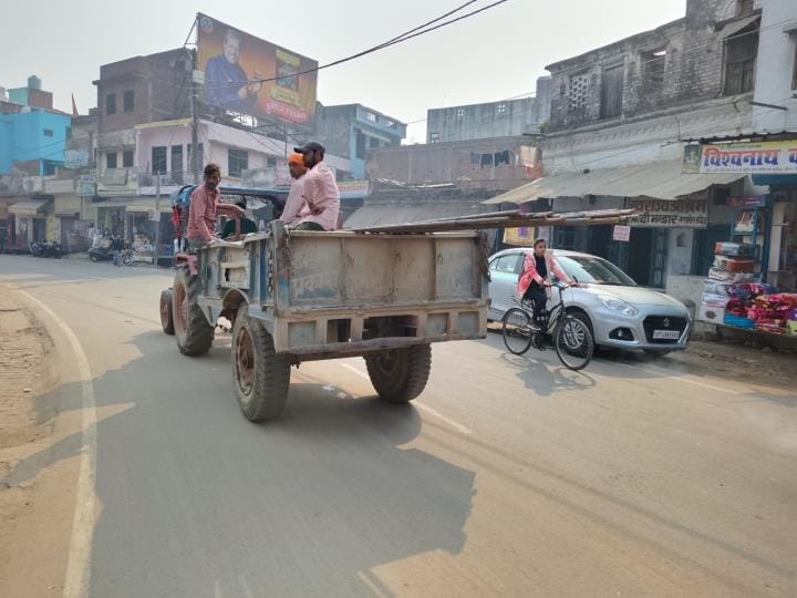 Tractor trolleys are running without commercial registration