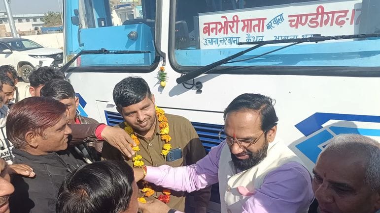 Bus stand started in Uchana, the bus stand was closed for a long time