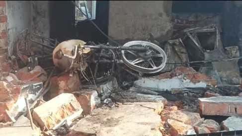 आग बुझने के बाद घर के अंदर की स्थिति