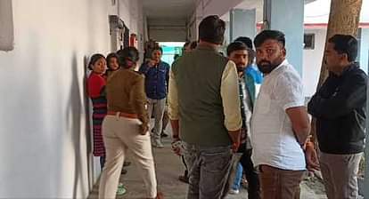 Anuppur News: उत्कृष्ट विद्यालय का प्राचार्य छेडछाड़ के आरोप में गिरफ्तार, जानें पूरा मामला Anuppur News Principal of Utkrishta Vidyalaya arrested on charges of molestation know whole matter