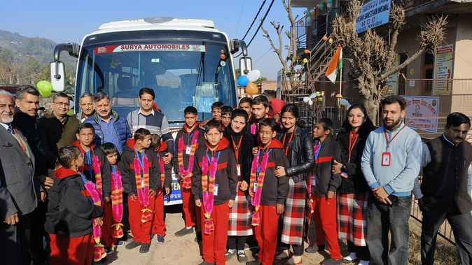 Minister flags off 19 Children of the State Shri Nayana Devi
