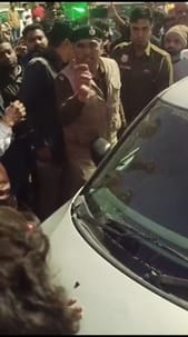 People got angry when challan was issued for vehicles parked in front of shops, said- challan should be issued for vehicles of police personnel too
