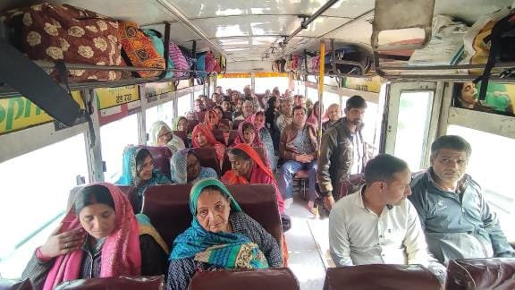 Mahakumbh: 208 devotees leave for Prayagraj from temporary bus stand