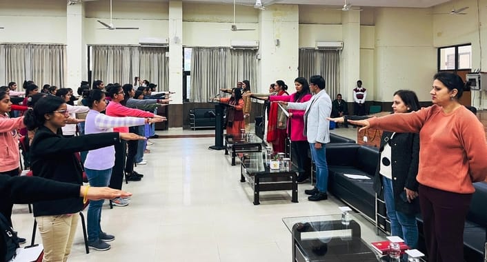 Mansi first in voter awareness quiz competition