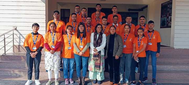 Twenty Aapda Mitras leave for Delhi for function
