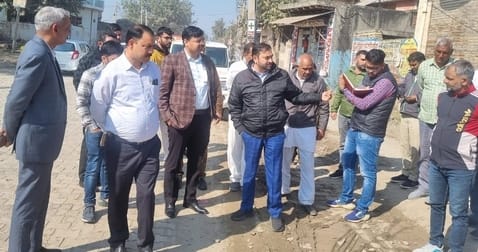 SDM took stock of the problem of waterlogging in village Pipli, instructions for quick solution