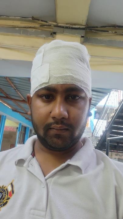 Zomato's delivery boy breaks young man's head