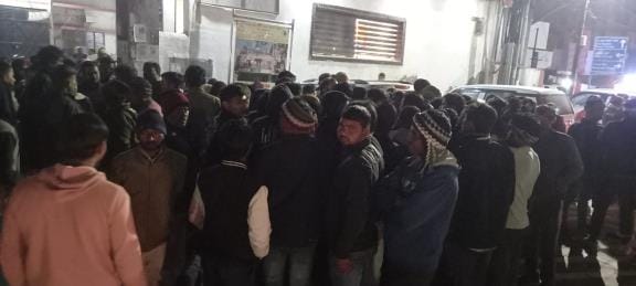 naavikon ne kotavaalee pahunch jataaya rosh, ephaeeaar ko bataaya niraadhaar