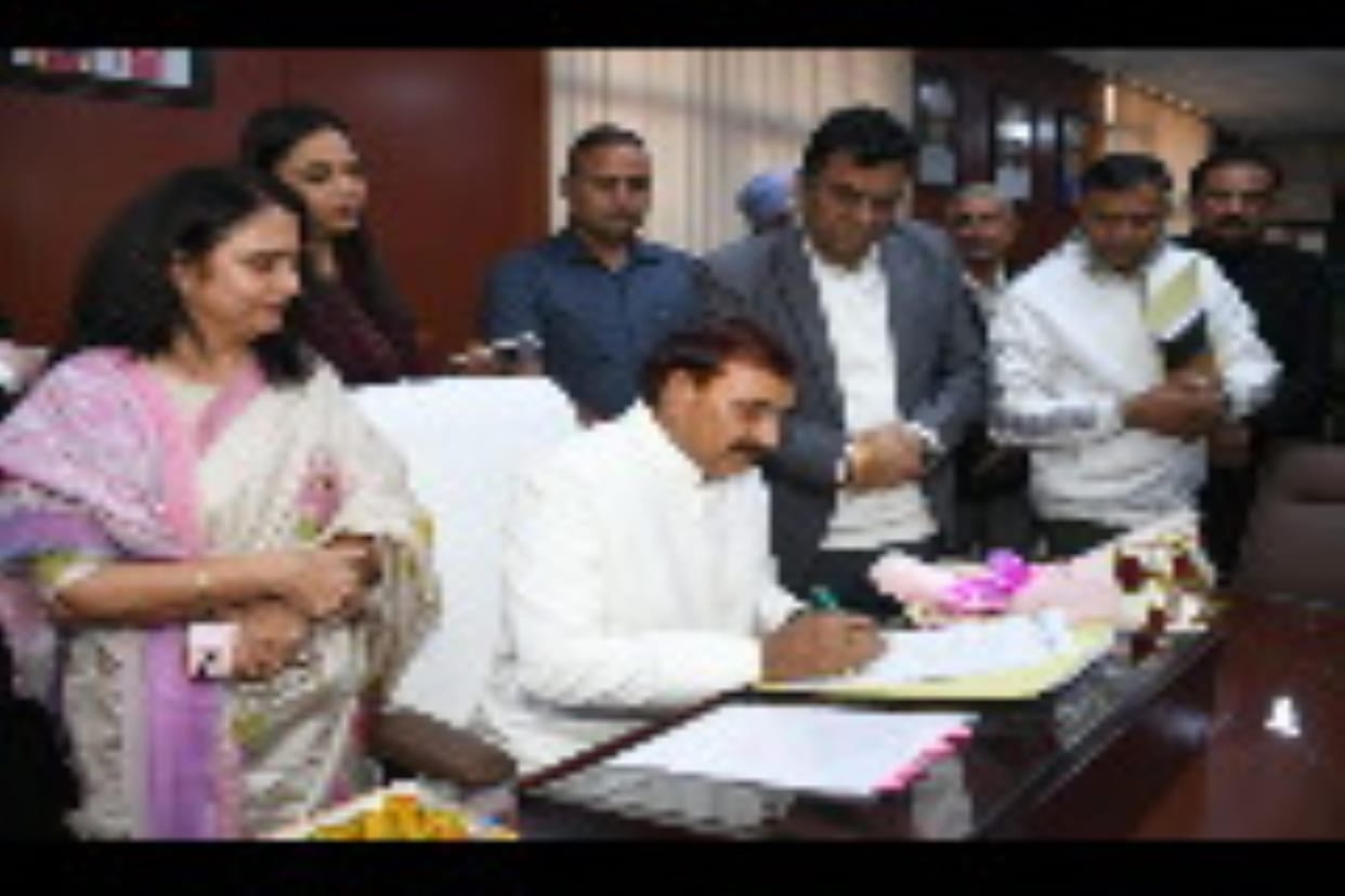 Pro. Narsi Ram Bishnoi takes charge as CDLU Vice Chancellor