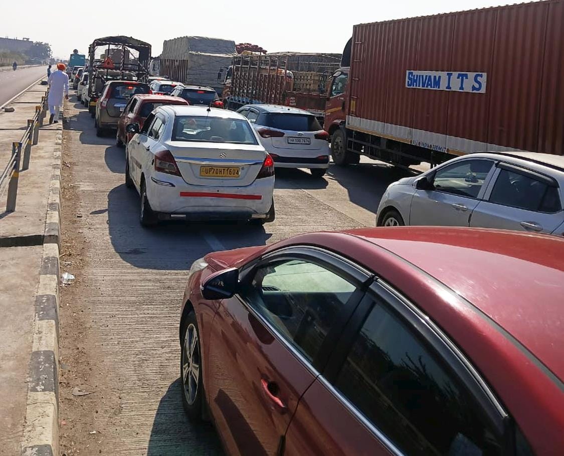 Maha Kumbh: More than 10 trains cancelled, huge jam due to diversion