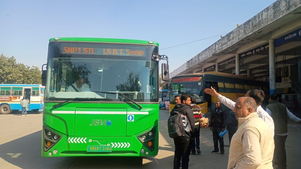 Trial of e-bus was conducted, stoppages were told to drivers and conductors