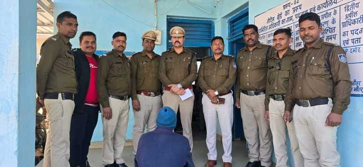 Damoh Ganja smuggler from Mirzapur, UP arrested in Damoh, police caught him near Damoh Sagar State Highway