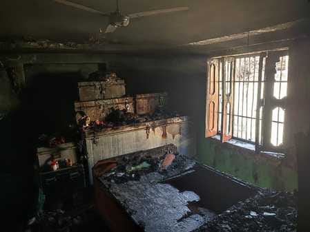 Fire broke out in the house, goods worth lakhs along with cash worth Rs 60 thousand burnt