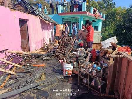 House and cow shed burnt in Badahar, loss estimated at Rs 6 lakh