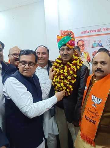 हनुमानगढ़ में नवनिर्वाचित जिलाध्यक्ष प्रमोद डेलू।