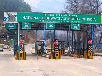 Govt proposes annual and lifetime toll passes with fastag for national highways and expressways know details