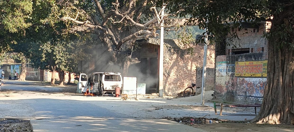 Car catches fire while refilling gas, chaos