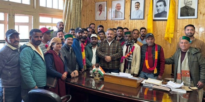 Jhadashli village, 10 people joined Congress, political news
