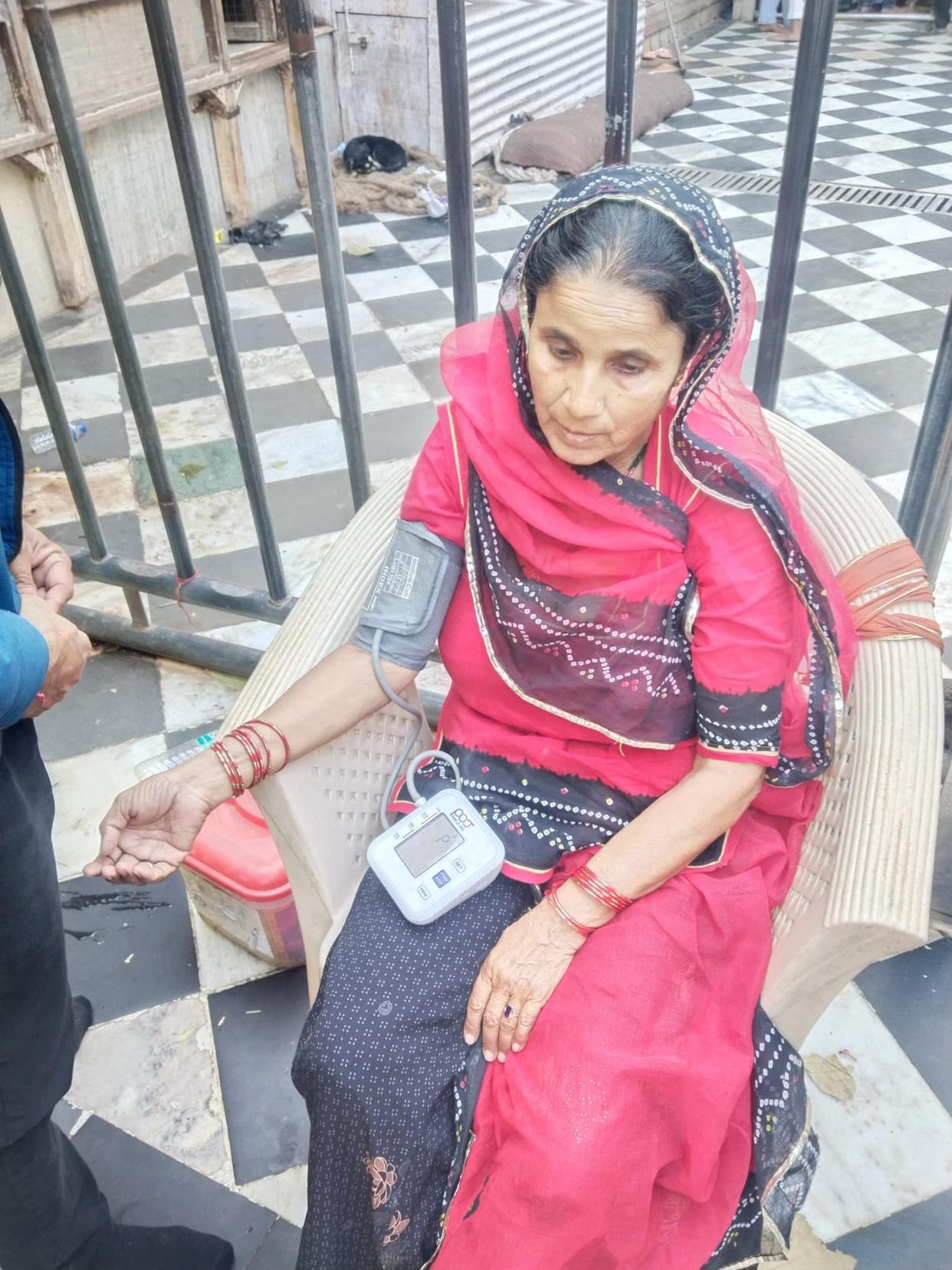 5 devotees fell ill at Thakur Shri Banke Bihari temple