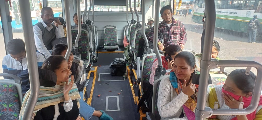 Passengers are getting Chandigarh like experience by sitting in electric bus