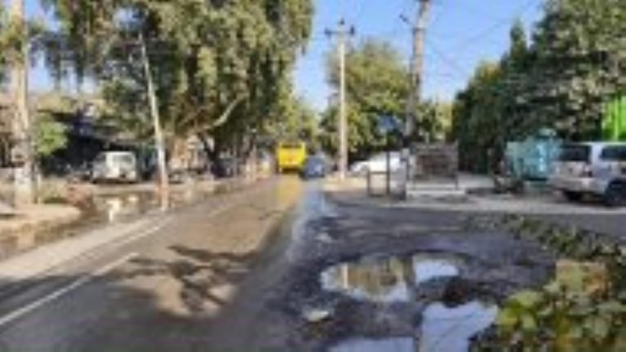 Bad condition... Sewer overflow on the road where former deputy CM and former mayor reside
