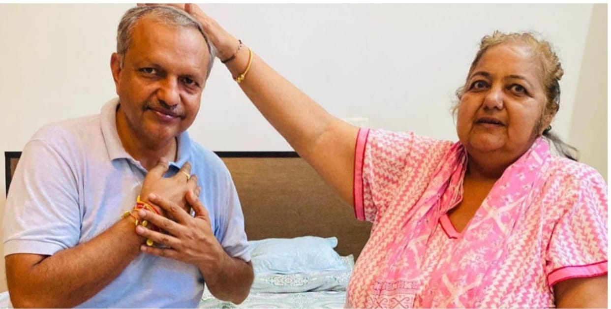 Former minister's daughter, who came to know about her father's condition, passed away