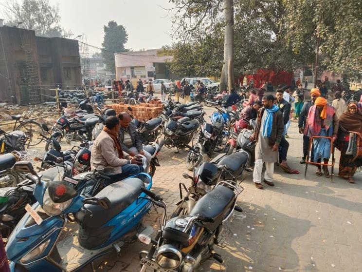 Vehicles parked haphazardly, even walking difficult