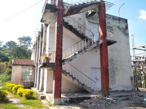 Office building of Electricity Subdivision Bhoranj in dilapidated condition