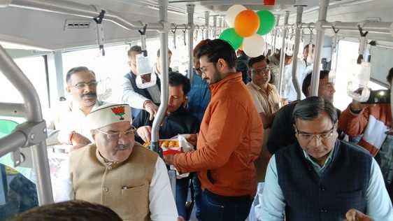 Jam stopped the speed, 5 km journey completed in electric bus in 1 hour
