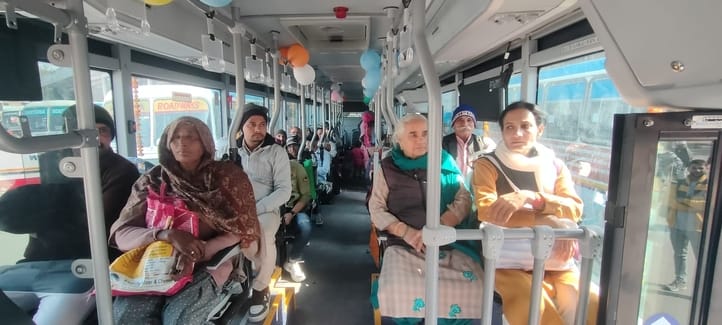 Passengers avail free travel in e-buses, fare concession till 31st January