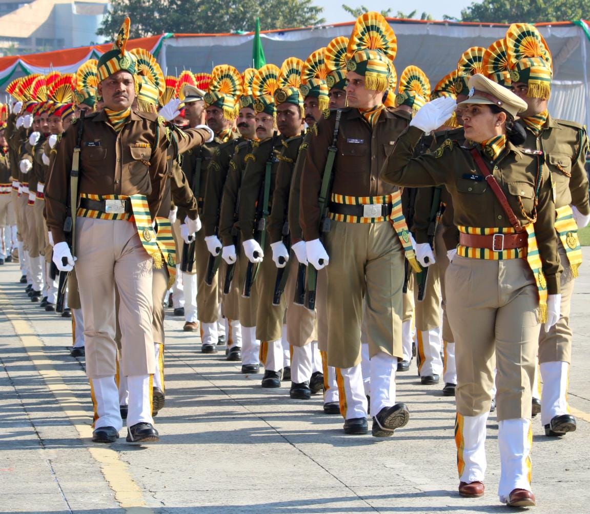 District level function: Parade ground echoed with the enthusiasm and patriotic songs of the parade