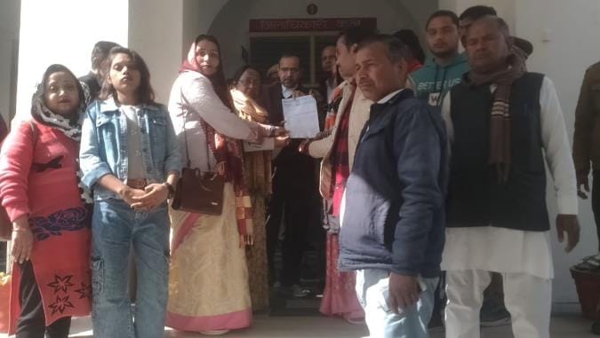 There should be an impartial investigation into the case of MP Sitapur.