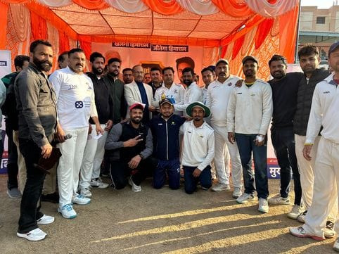 Monu XI Basdehra becomes cricket winner in Khel Mahakumbh