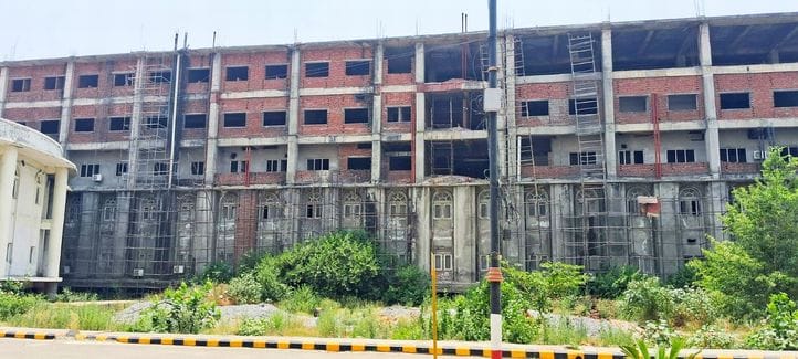 Even after ten years, the construction of medical college is incomplete, recognition is in danger