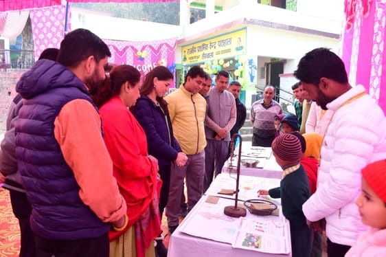 digital fauir in sainwala school