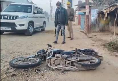 Lucknow News: डंपर व बाइक में भिड़ंत, युवक की मौत Collision between dumper and bike, young man lost his life